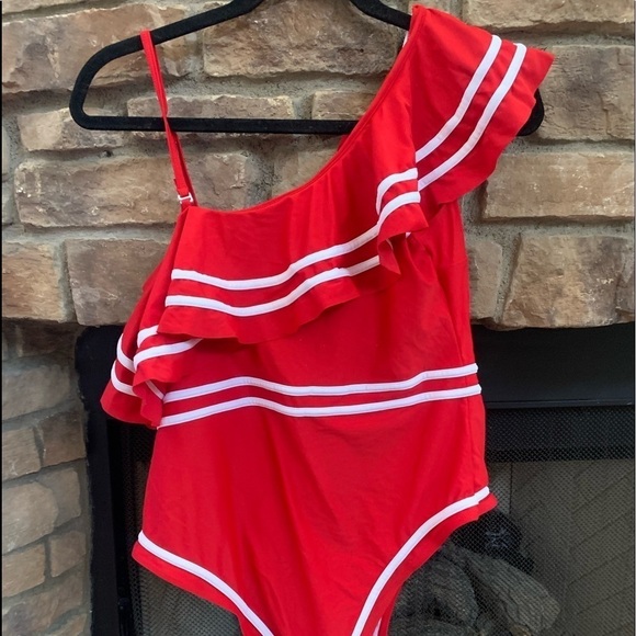 NWOT Red and white off the shoulder one piece. Large. - Picture 1 of 6
